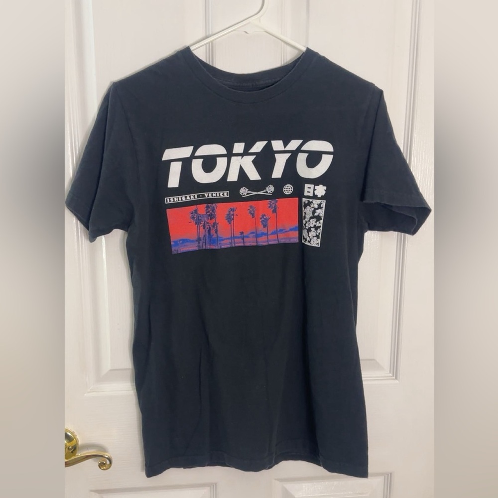 Black t-shirt